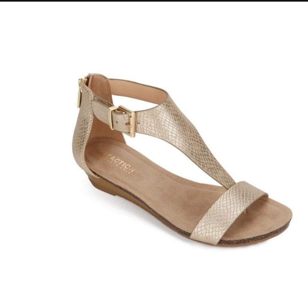 New Kenneth Cole Reaction Womans Gal T-strap Wedge Sandal Size 6 1/2 Shoes